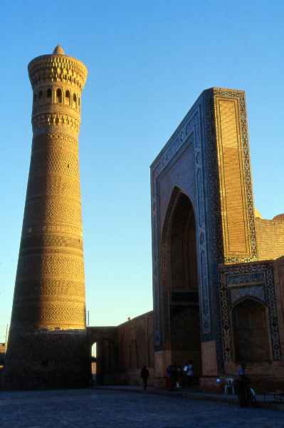 Minareto di una delle medrese di Bukhara