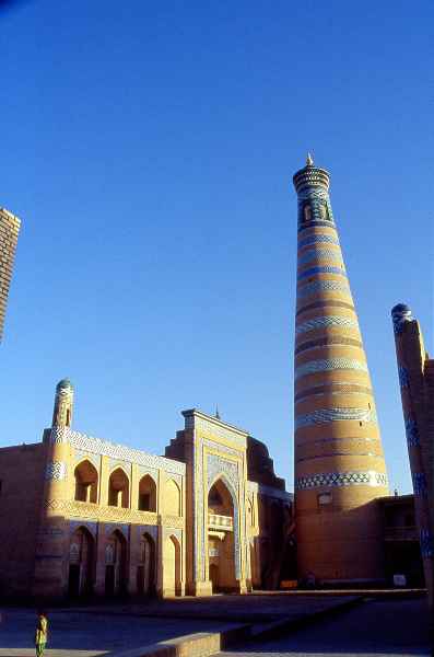 Uno dei minareti di Khiva