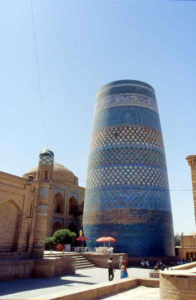 Uno dei minareti di Khiva