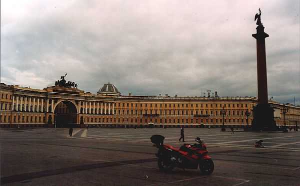 Piazza del Palazzo con Nelk